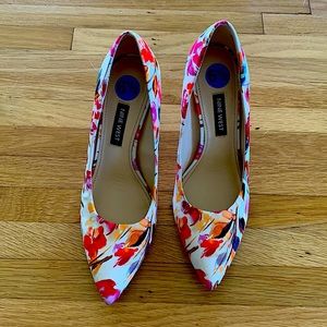 Floral print Nine West high heels